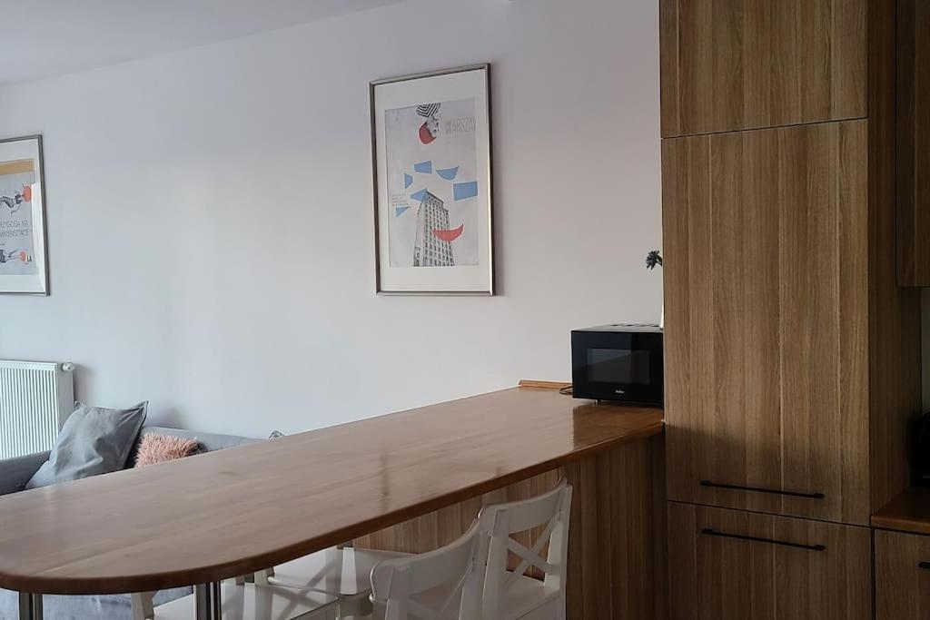Wellsituated 1 Bedroom Condo In Warsaw Freeparking ภายนอก รูปภาพ