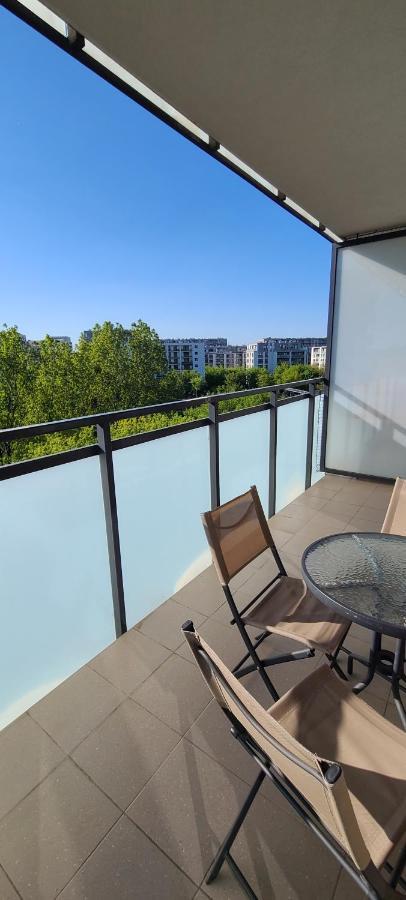Wellsituated 1 Bedroom Condo In Warsaw Freeparking ภายนอก รูปภาพ