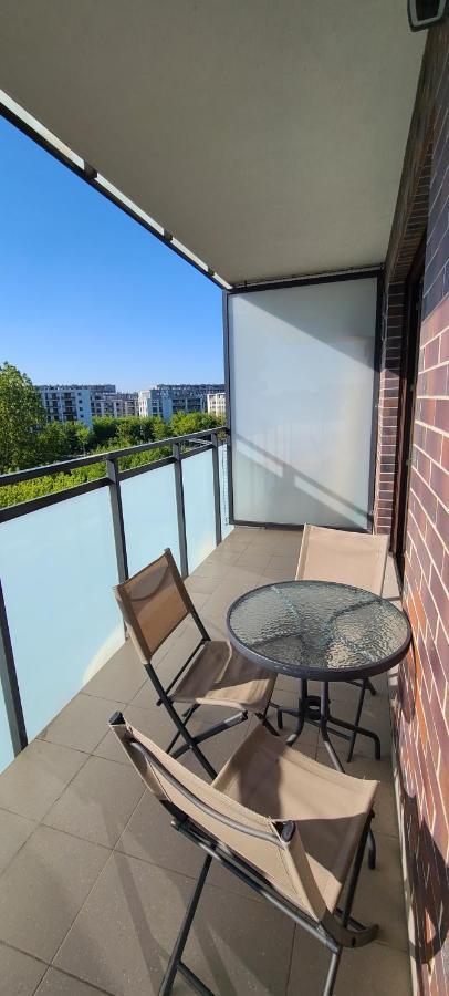 Wellsituated 1 Bedroom Condo In Warsaw Freeparking ภายนอก รูปภาพ